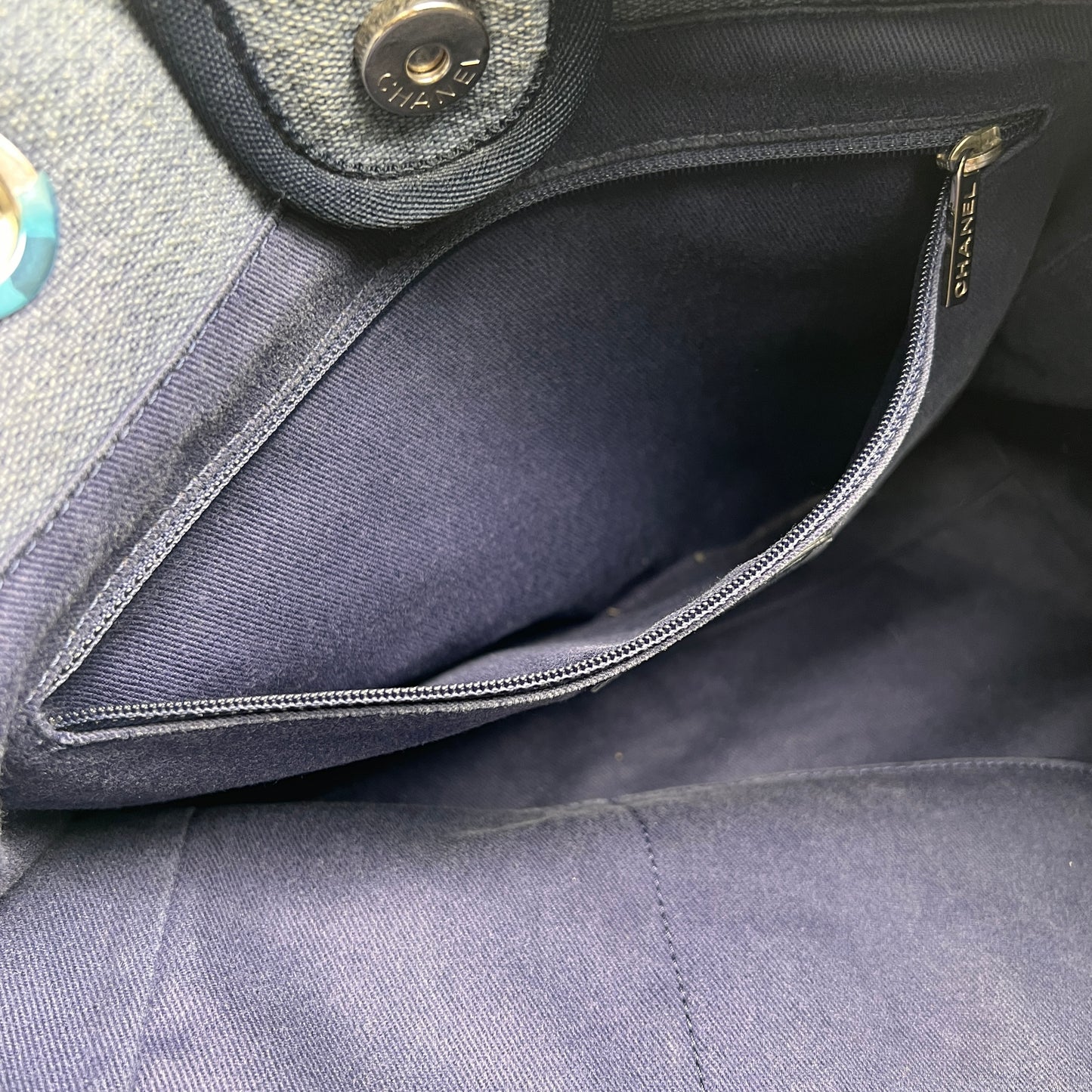 Chanel Gray Tote Bags A-14449