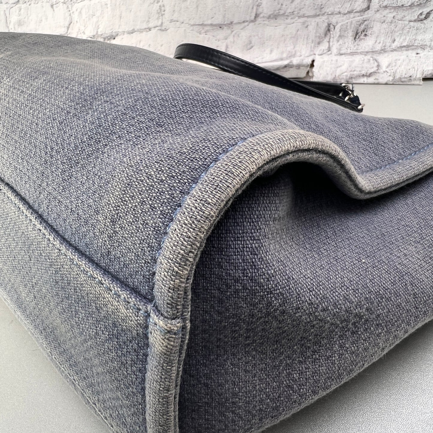 Chanel Gray Tote Bags A-14449