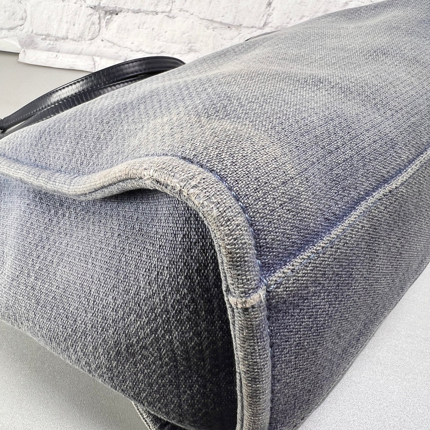Chanel Gray Tote Bags A-14449