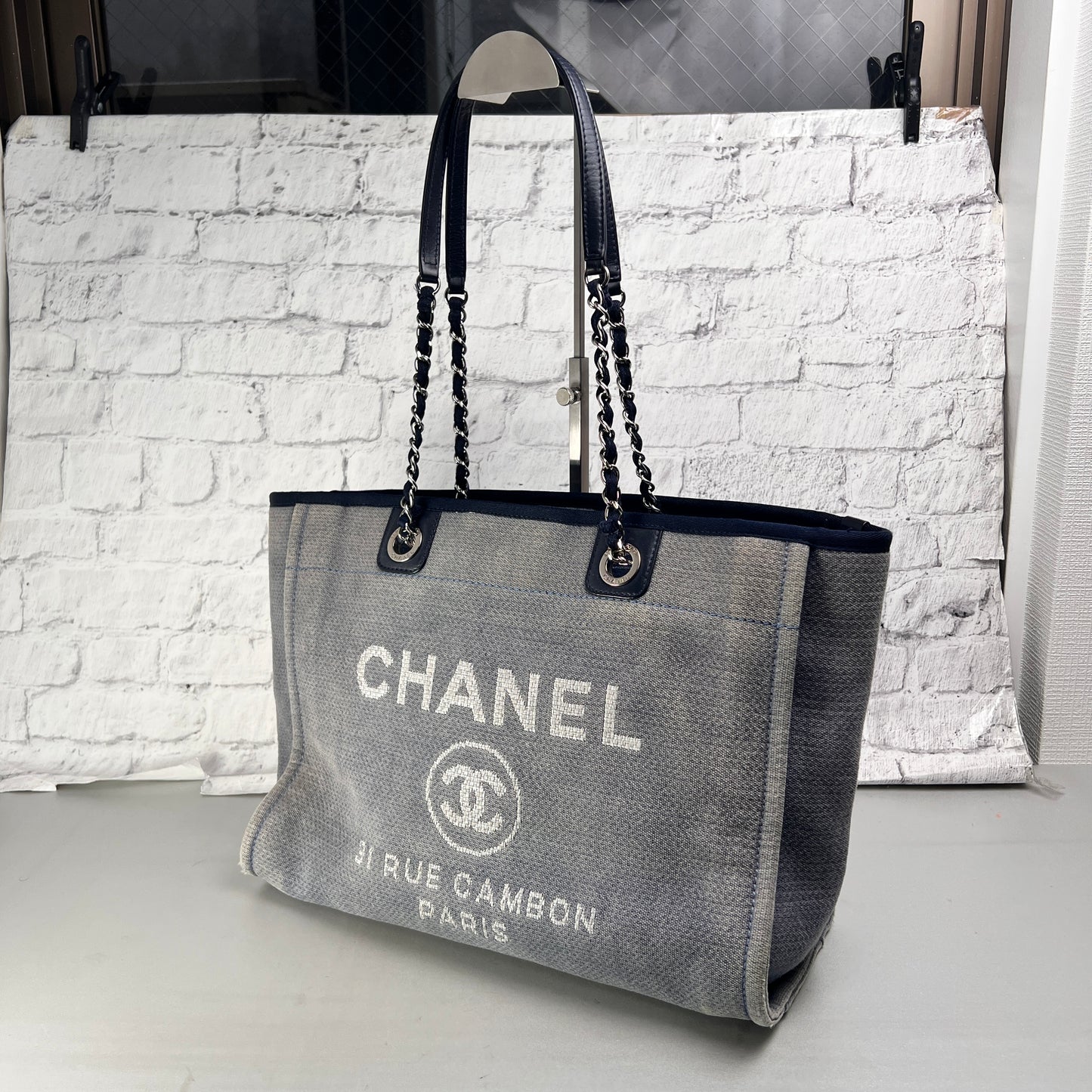 Chanel Gray Tote Bags A-14449