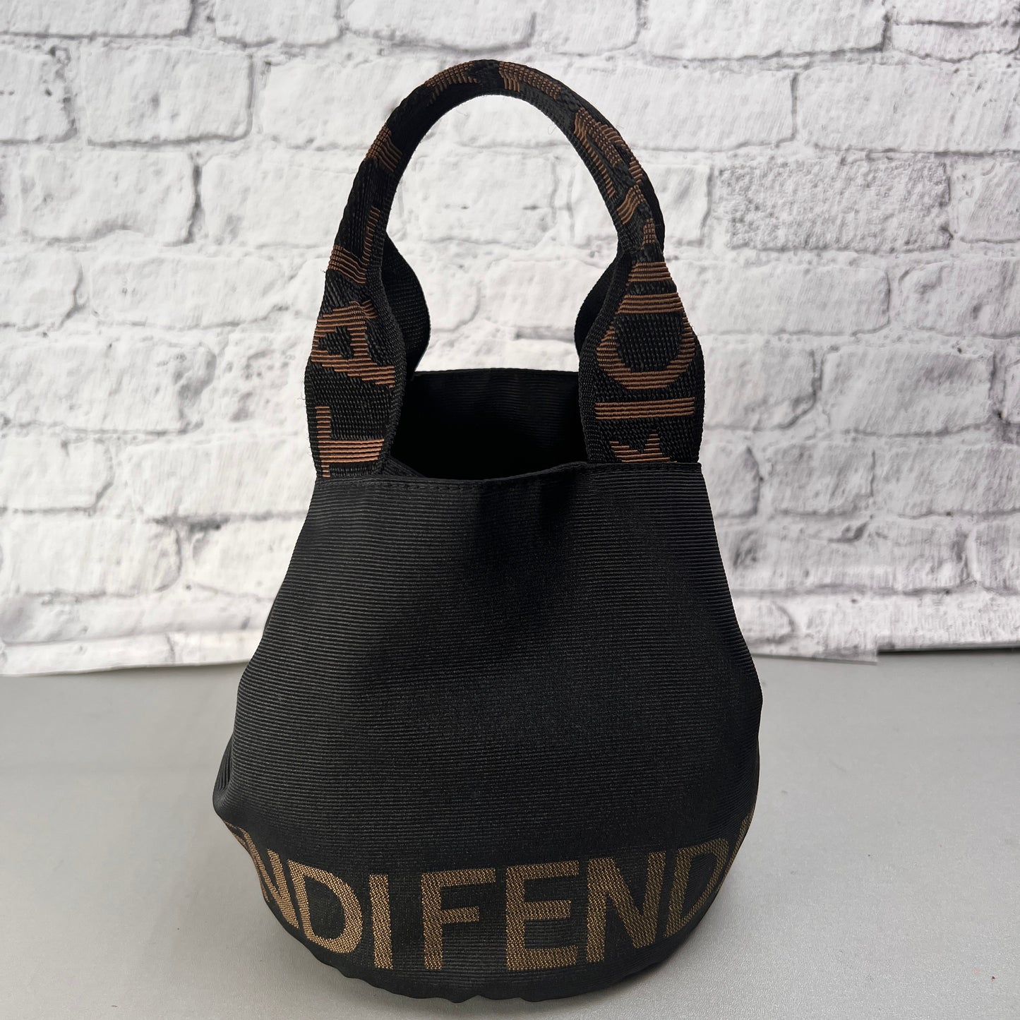 Fendi Black Handle Bags A-14564