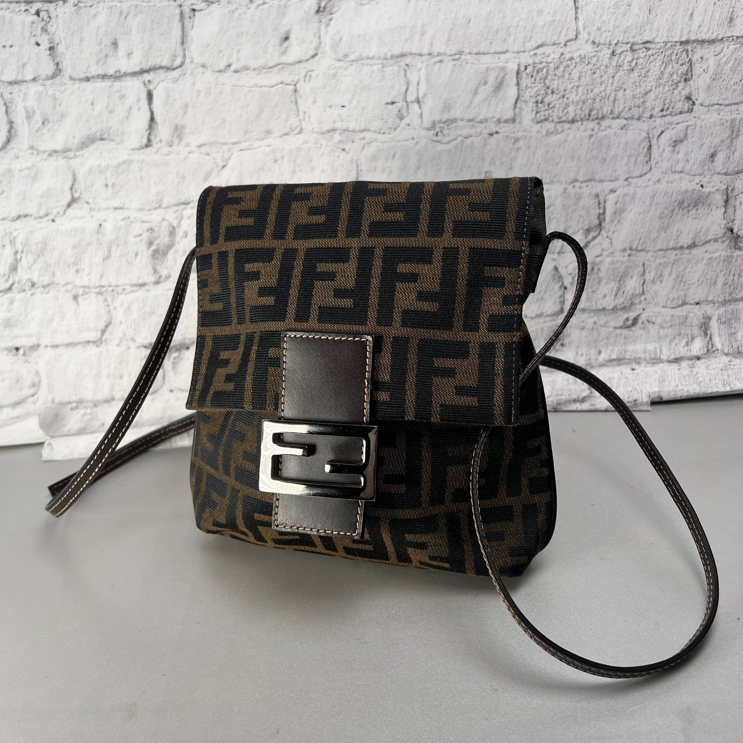 Fendi Brown Shoulder Bags A-14593