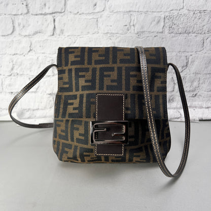 Fendi Brown Shoulder Bags A-14593