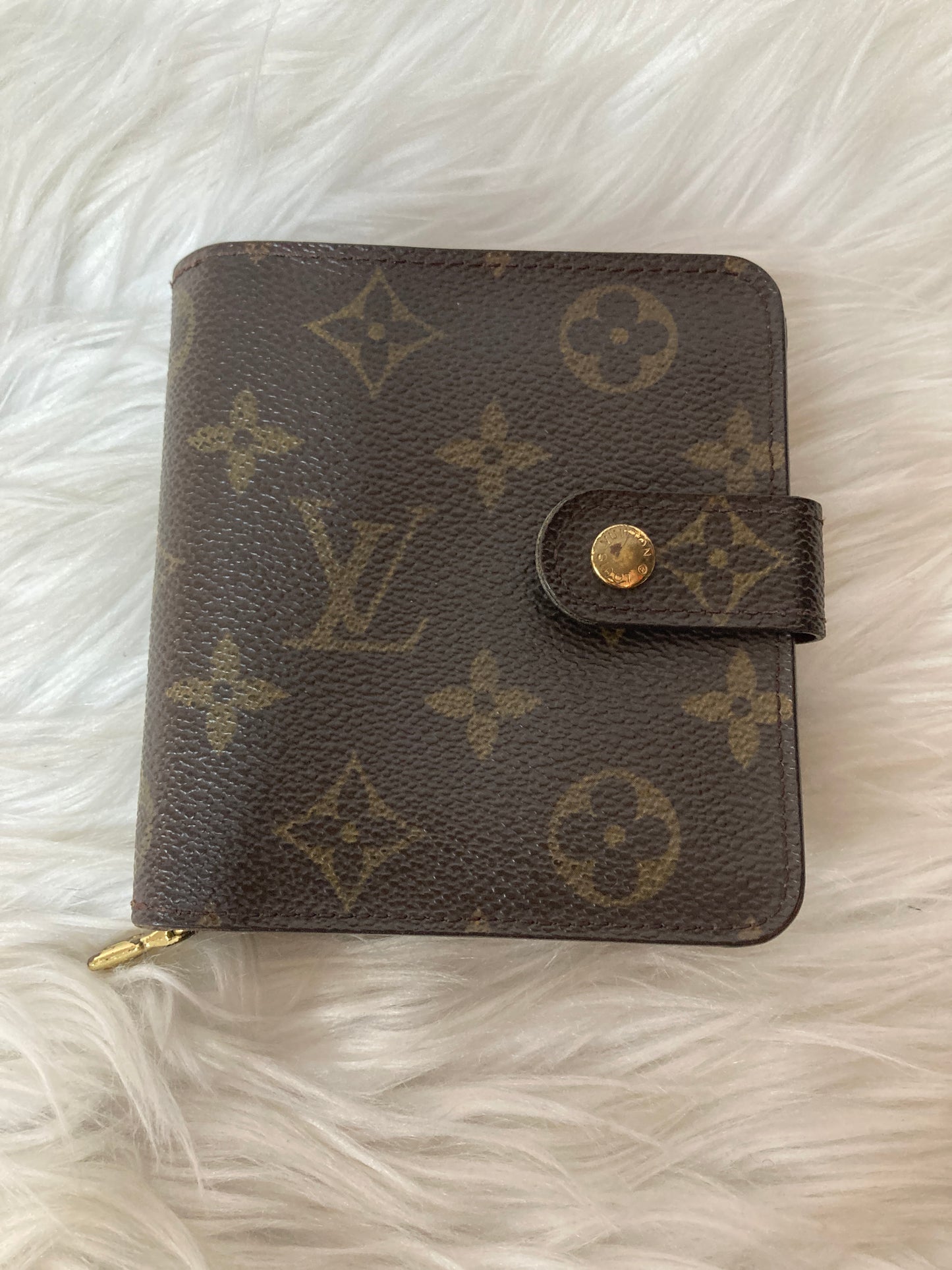 Louis Vuitton Brown Wallets A-14594