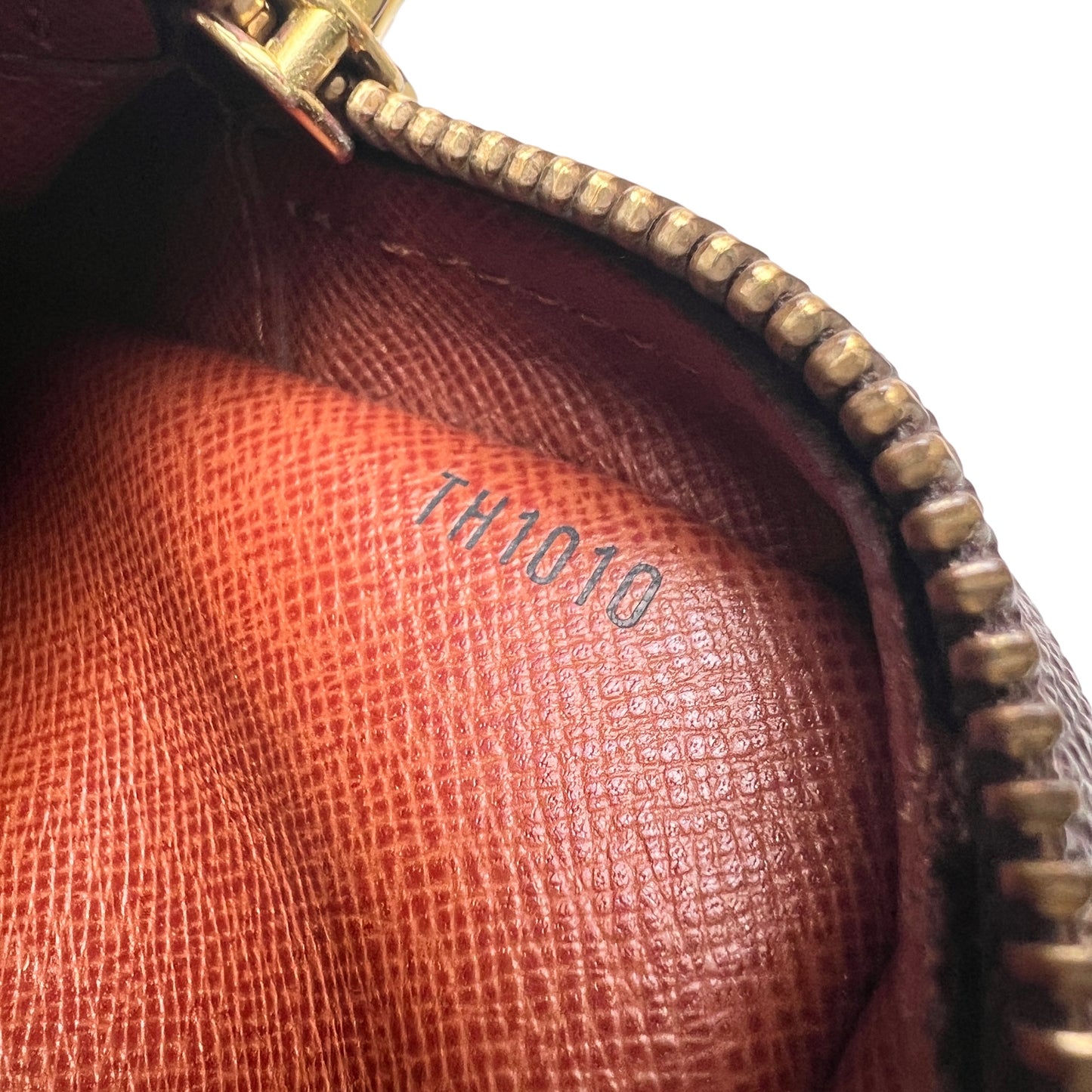 Louis Vuitton Brown Shoulder Bags A-14597