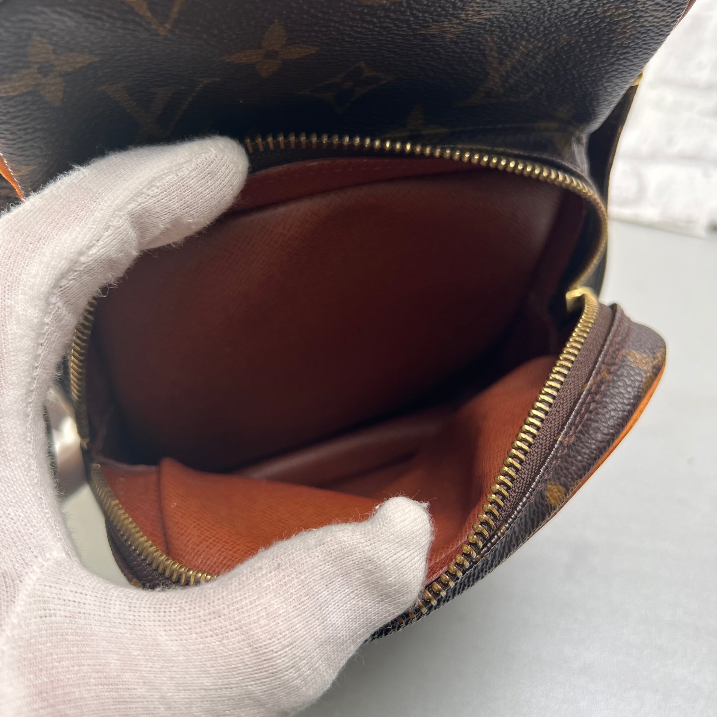 Louis Vuitton Brown Shoulder Bags A-14597