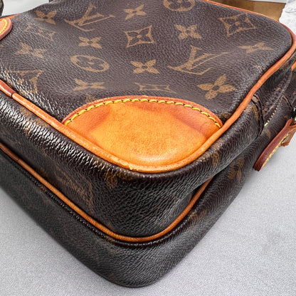 Louis Vuitton Brown Shoulder Bags A-14597