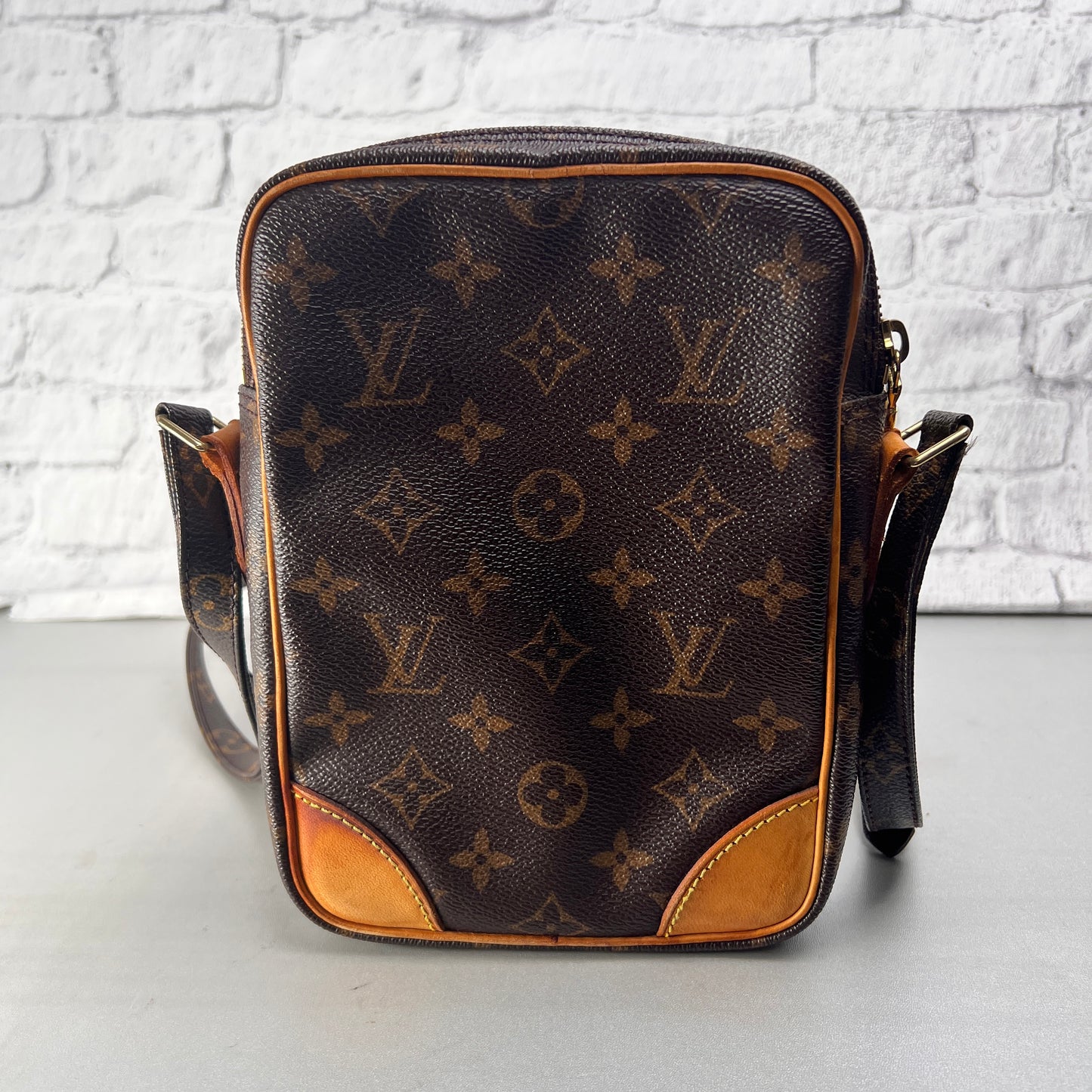 Louis Vuitton Brown Shoulder Bags A-14597