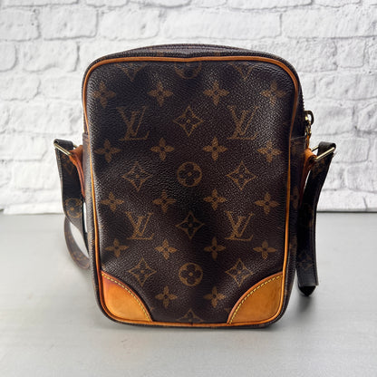 Louis Vuitton Brown Shoulder Bags A-14597