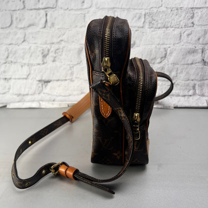 Louis Vuitton Brown Shoulder Bags A-14597