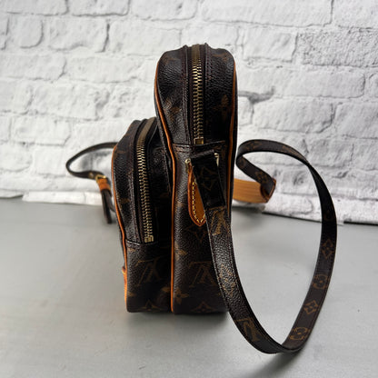 Louis Vuitton Brown Shoulder Bags A-14597