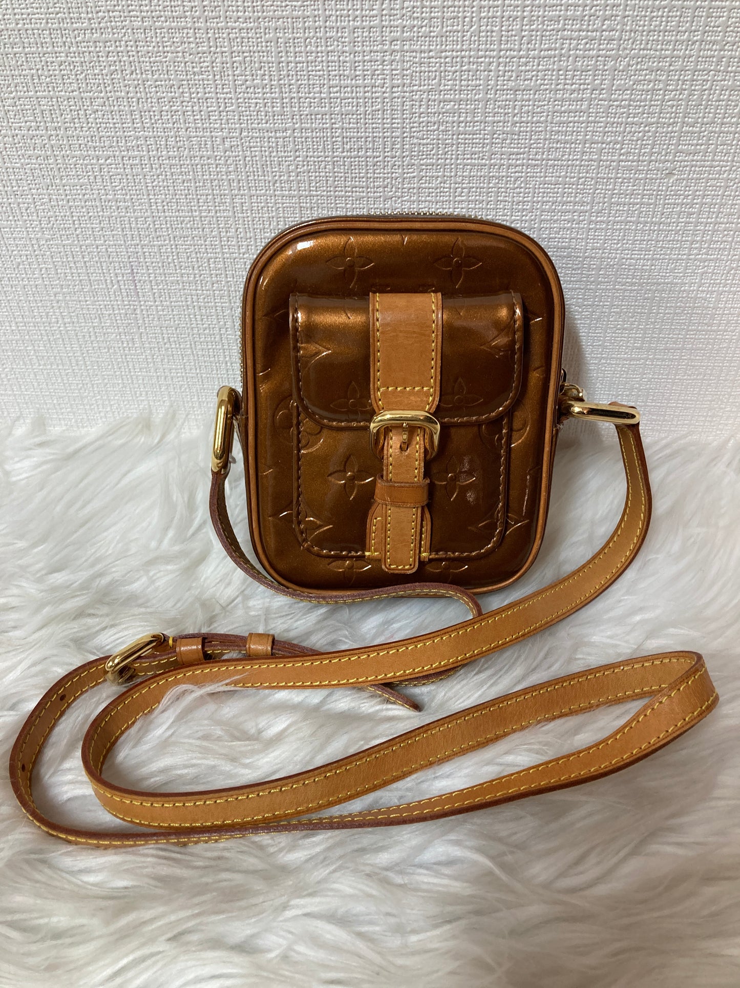 Louis Vuitton Brown Shoulder Bags A-14606