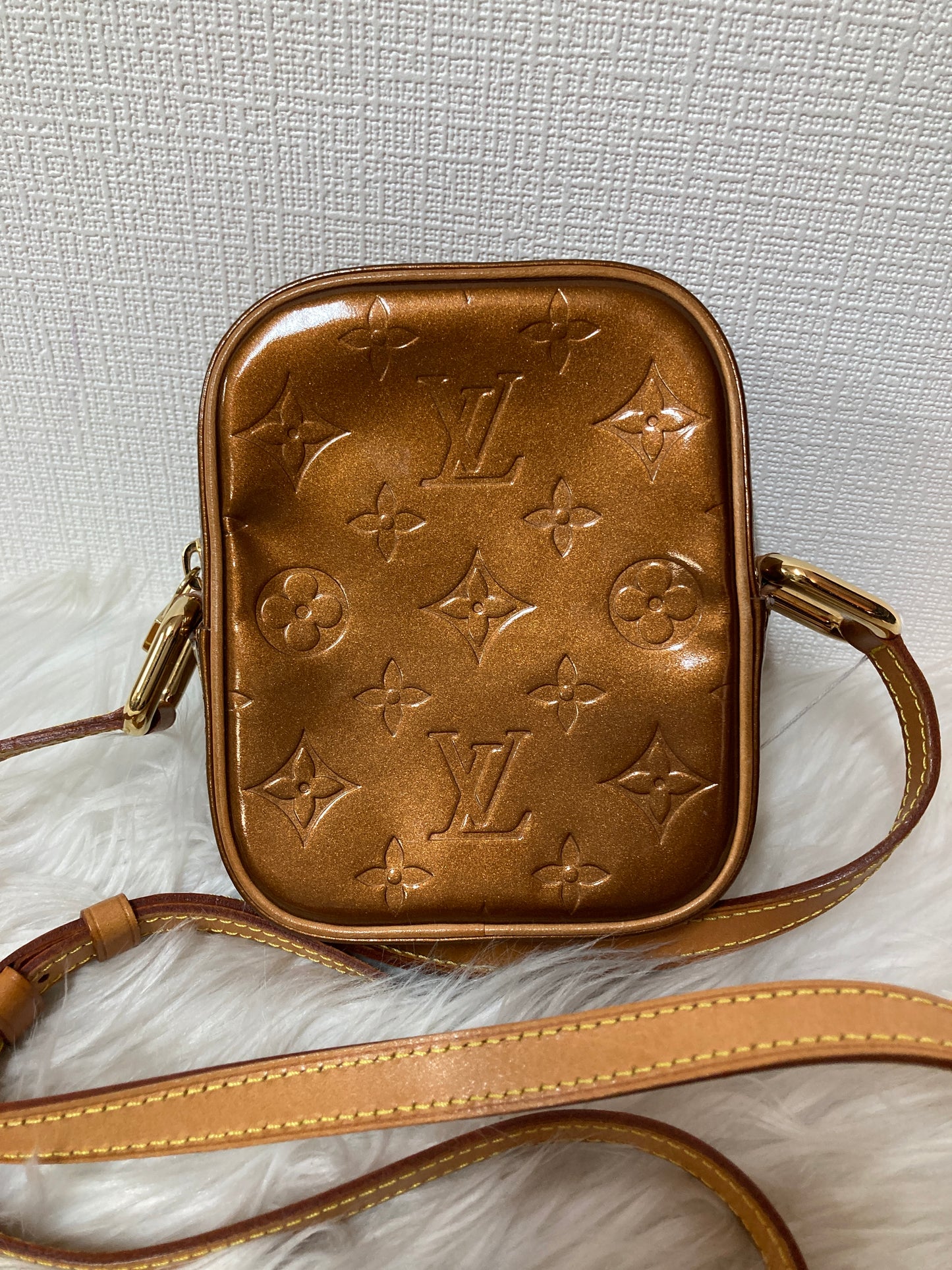 Louis Vuitton Brown Shoulder Bags A-14606