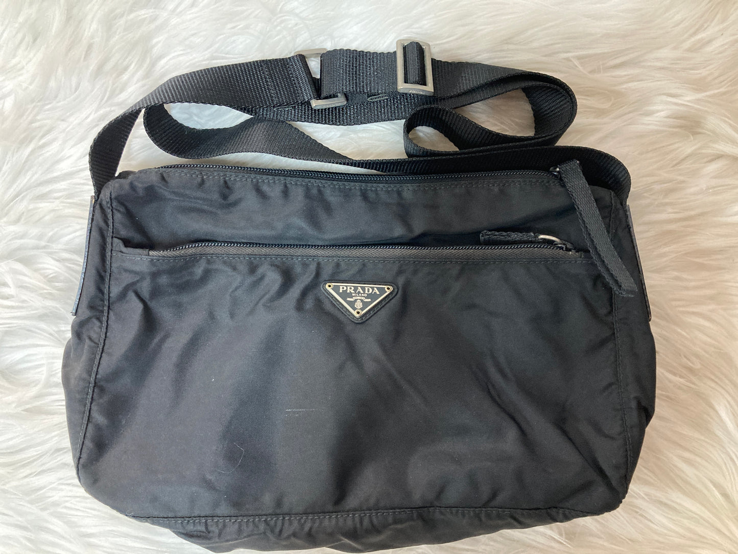 Prada Black Shoulder Bags A-14608