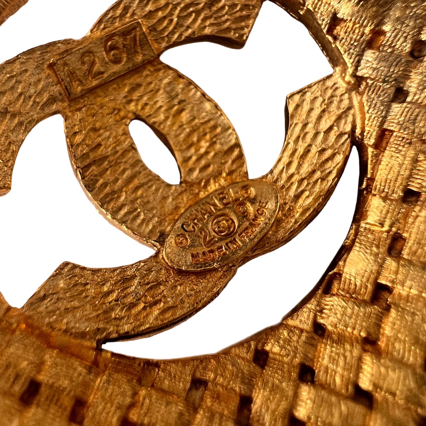 Chanel Gold Brooches A-14610