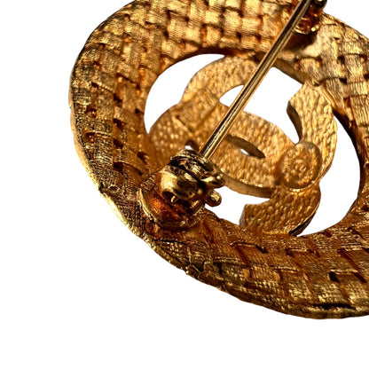 Chanel Gold Brooches A-14610