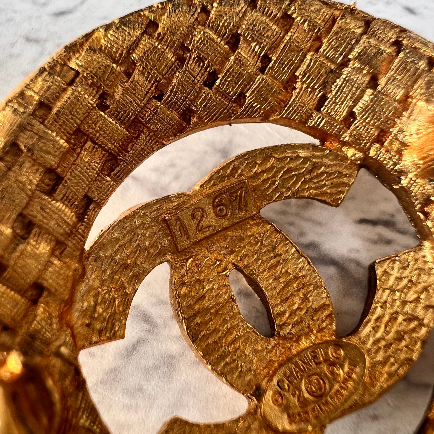 Chanel Gold Brooches A-14610