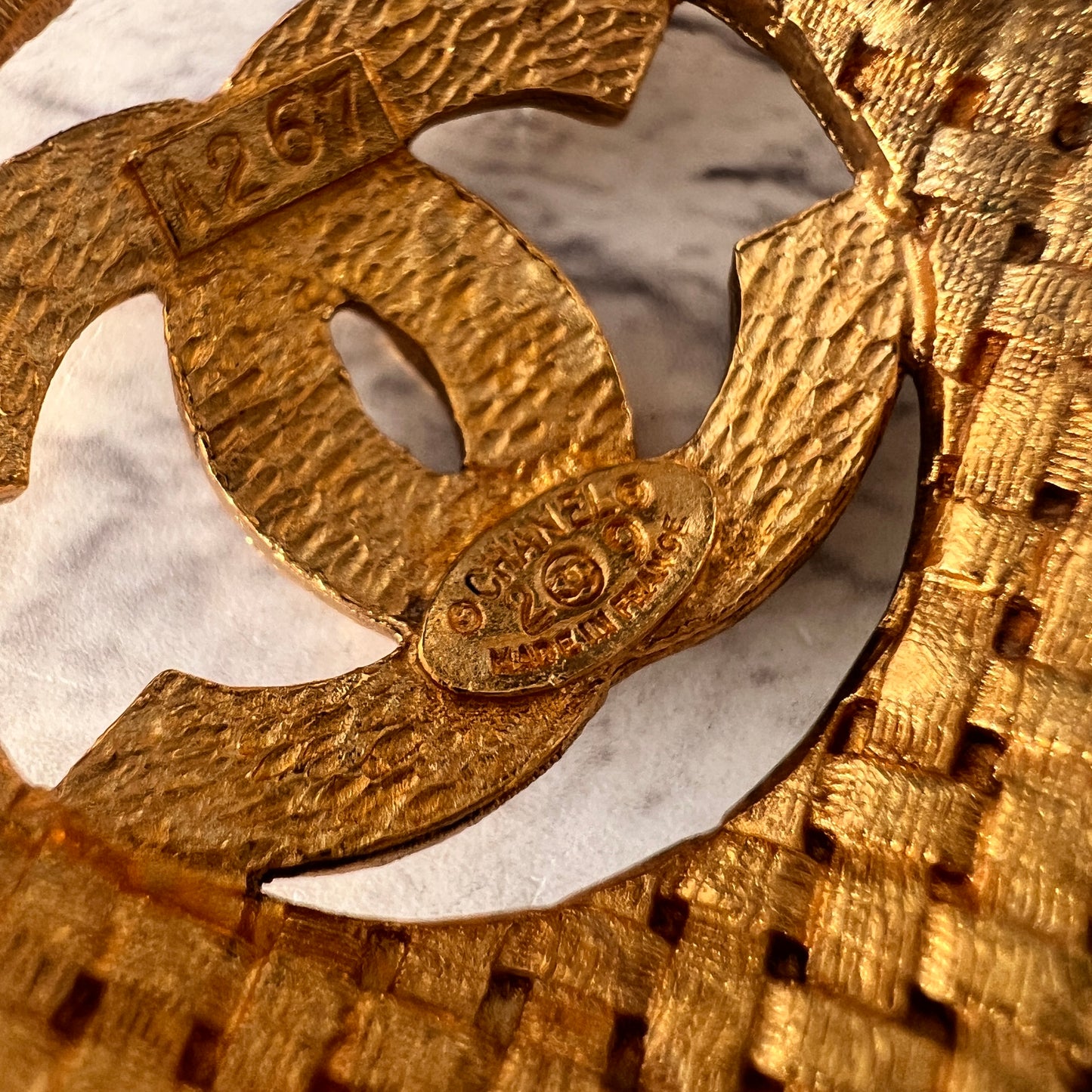 Chanel Gold Brooches A-14610