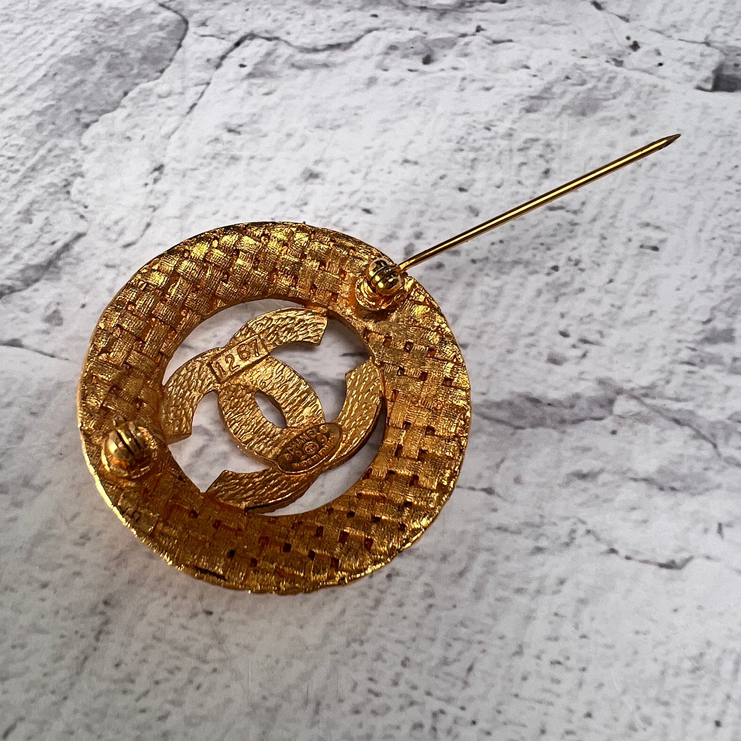 Chanel Gold Brooches A-14610