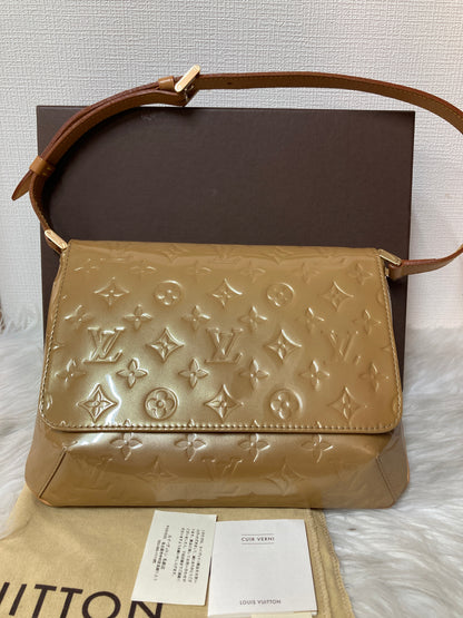 Louis Vuitton Beige Shoulder Bags A-14612