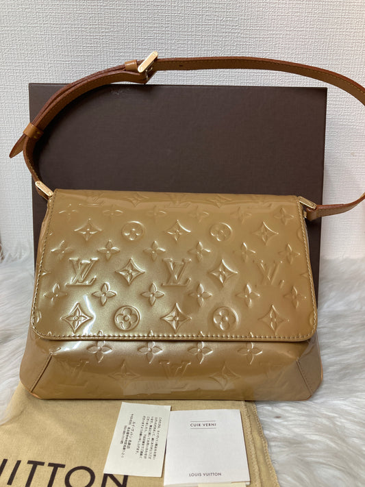 Louis Vuitton Beige Shoulder Bags A-14612