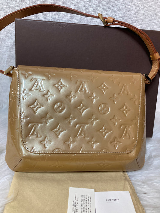 Louis Vuitton Beige Shoulder Bags A-14612
