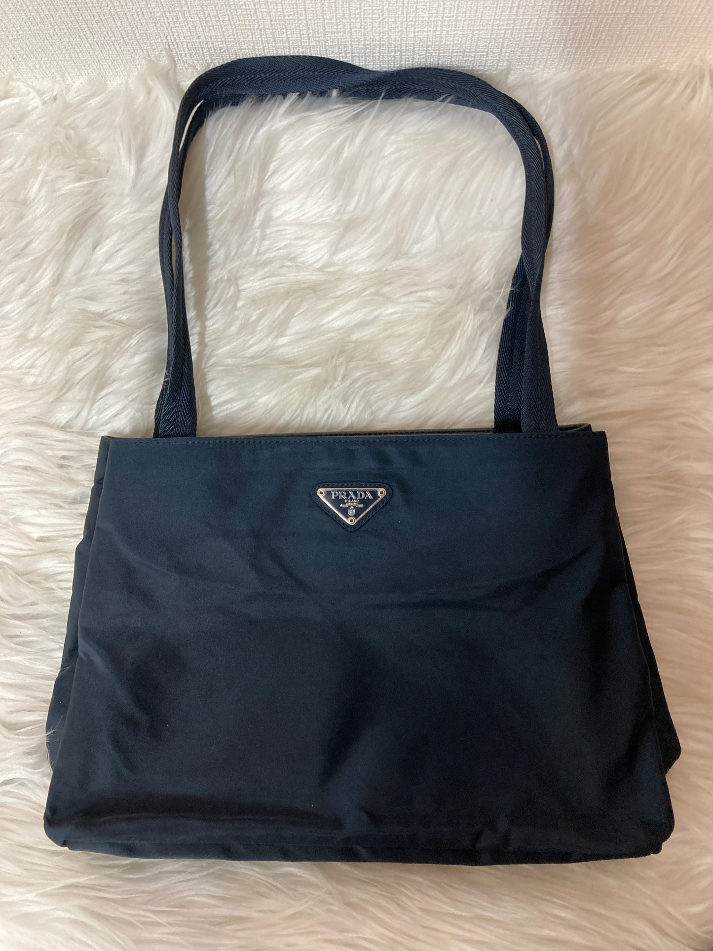 Prada Black Shoulder Bags A-14627