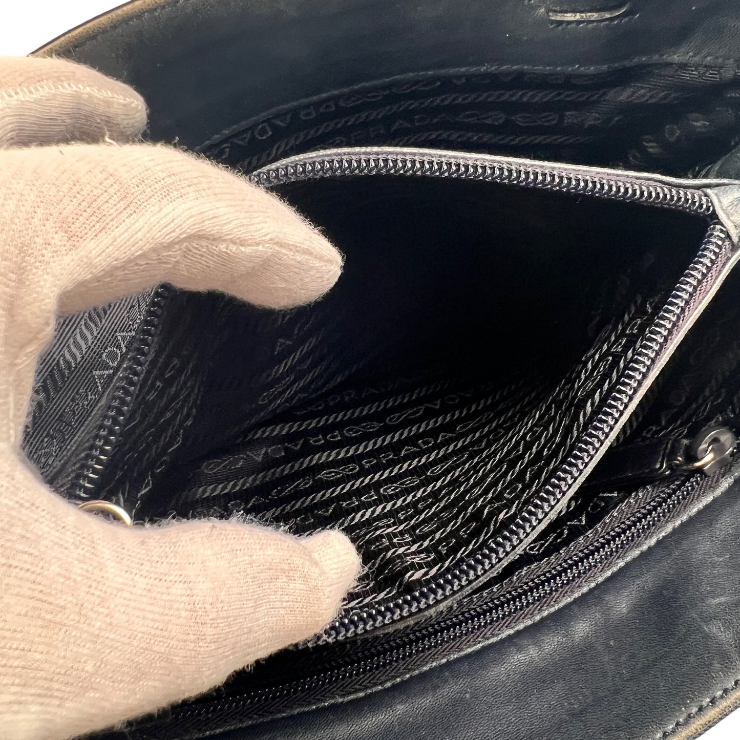 Prada Black Shoulder Bags A-14627
