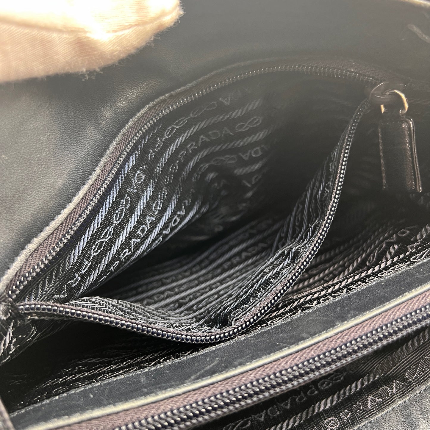 Prada Black Shoulder Bags A-14627