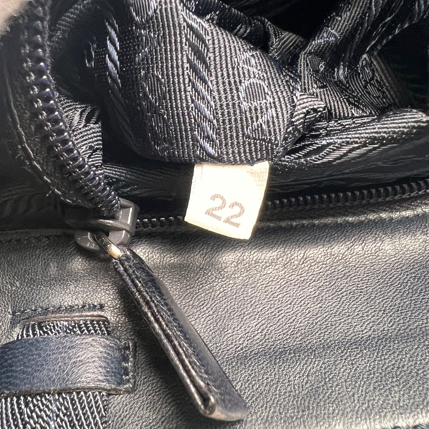 Prada Black Shoulder Bags A-14627