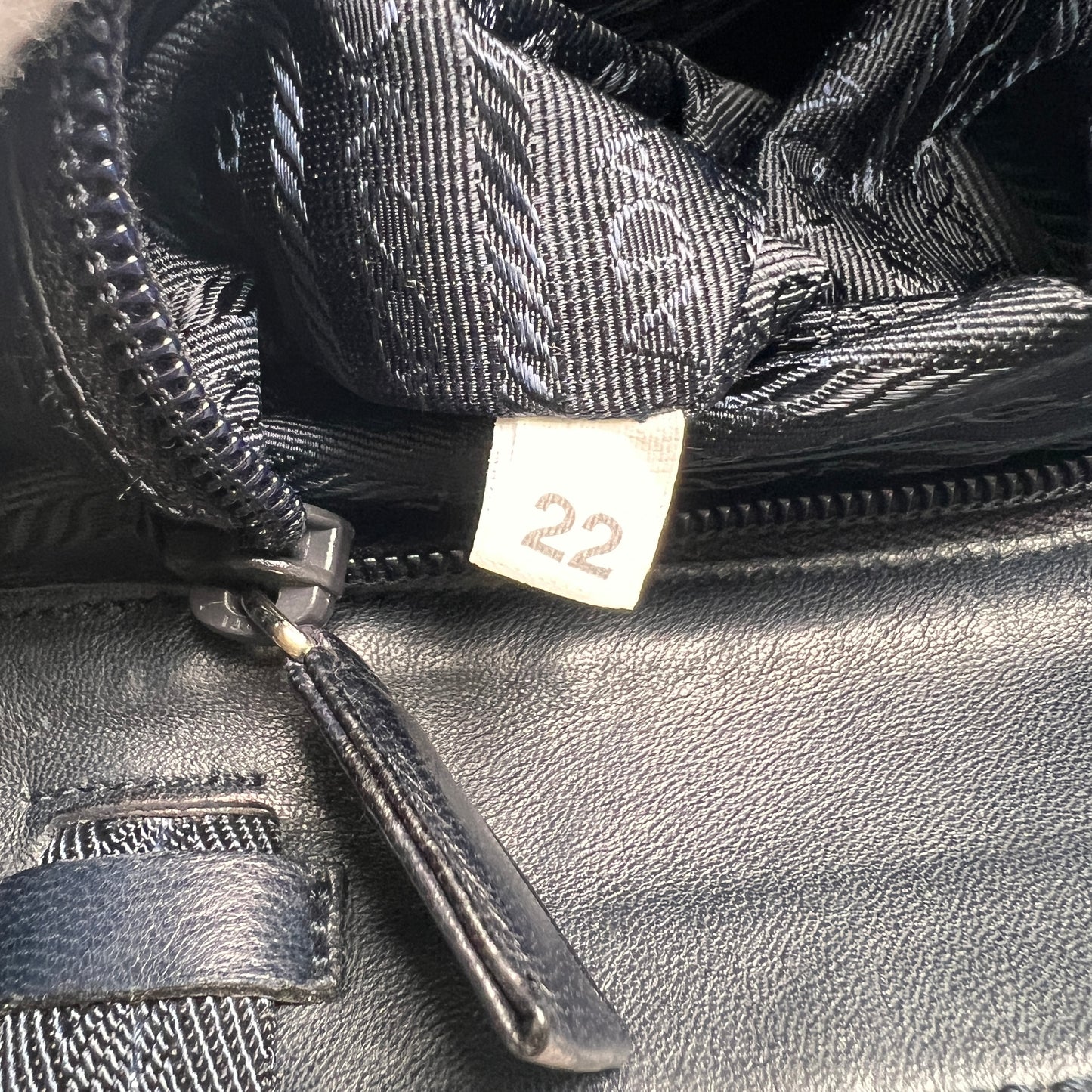 Prada Black Shoulder Bags A-14627