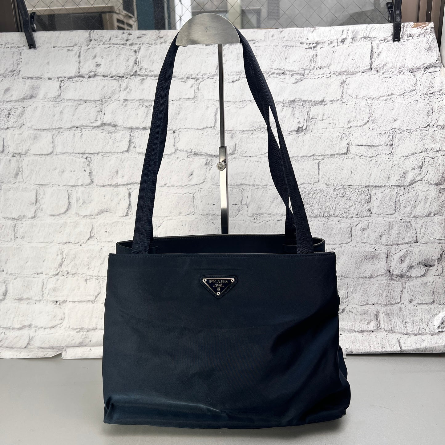 Prada Black Shoulder Bags A-14627