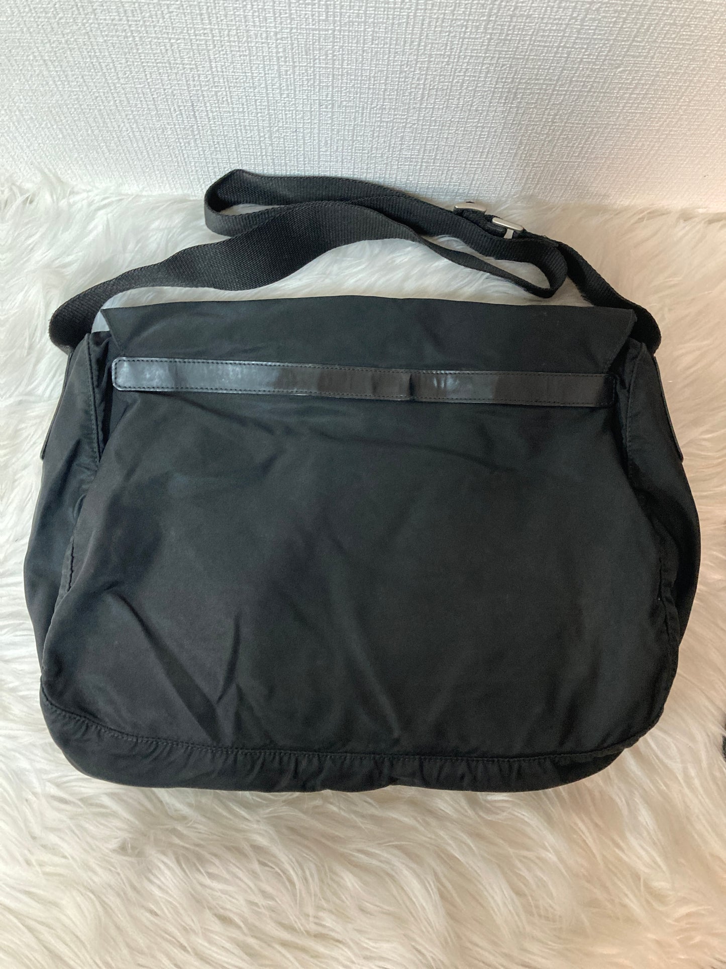 Prada Black Shoulder Bags A-14628