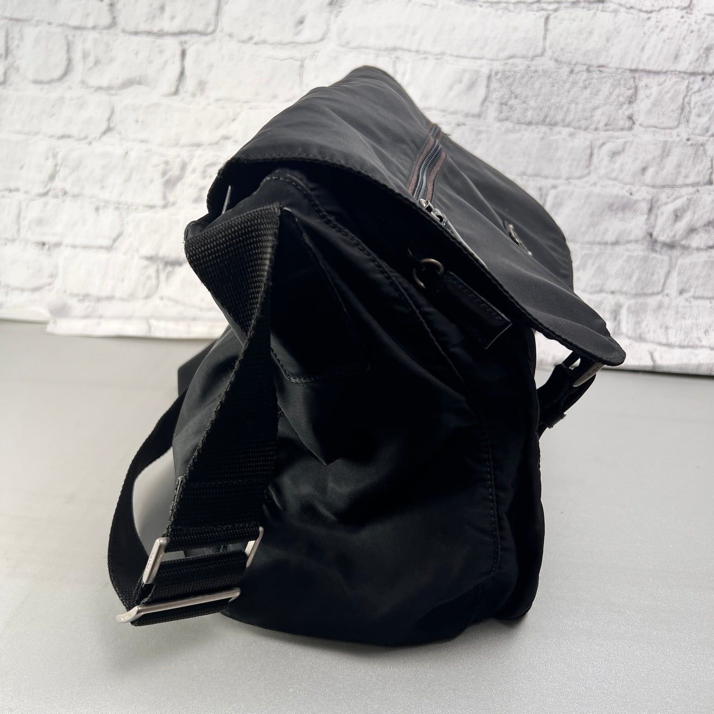 Prada Black Shoulder Bags A-14628