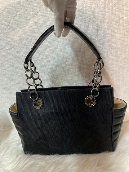 Chanel Black Shoulder Bags A-14657