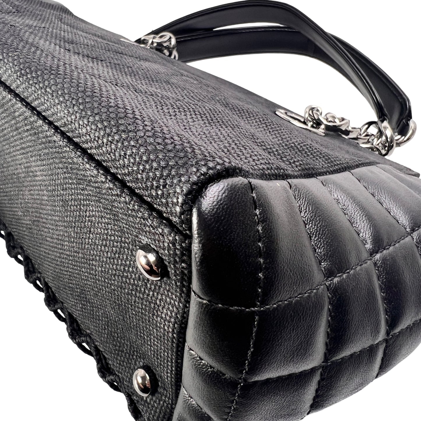 Chanel Black Shoulder Bags A-14657