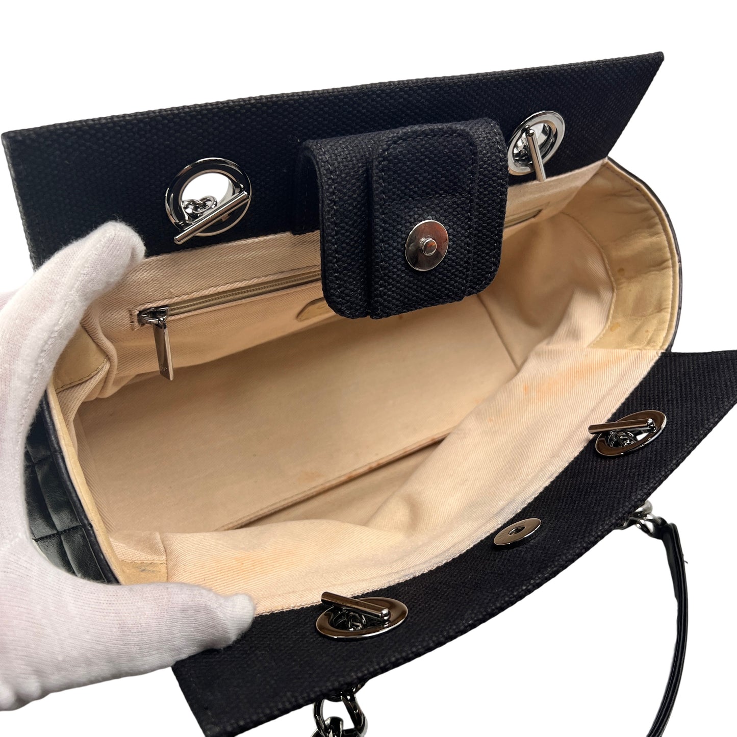 Chanel Black Shoulder Bags A-14657