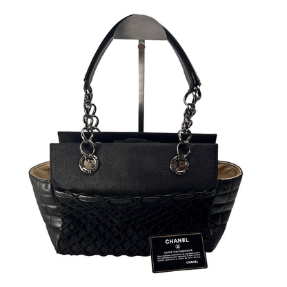 Chanel Black Shoulder Bags A-14657