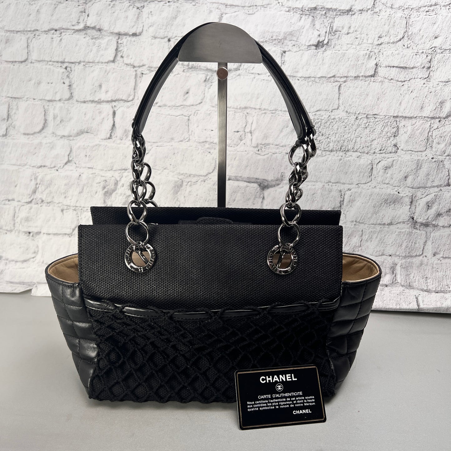 Chanel Black Shoulder Bags A-14657