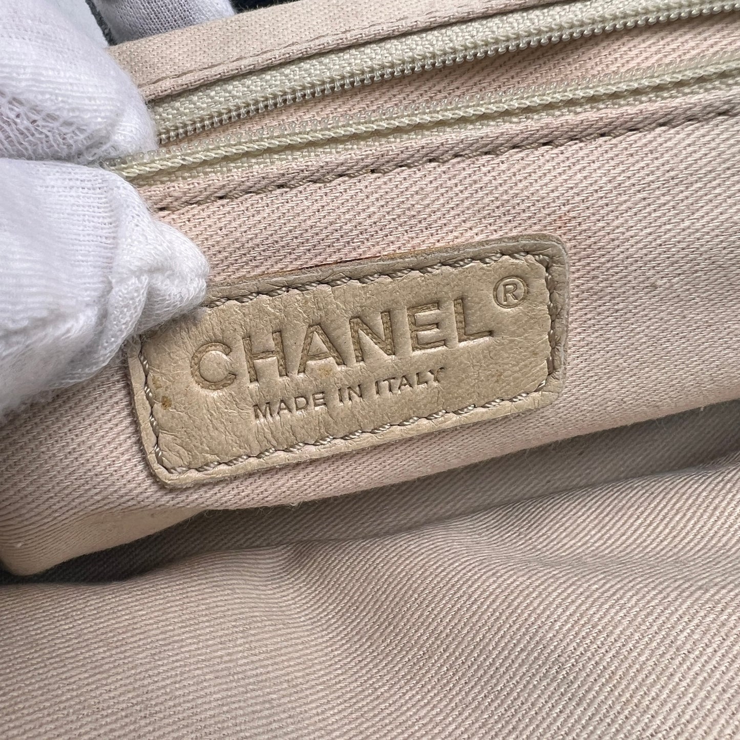Chanel Black Shoulder Bags A-14657