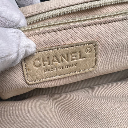 Chanel Black Shoulder Bags A-14657