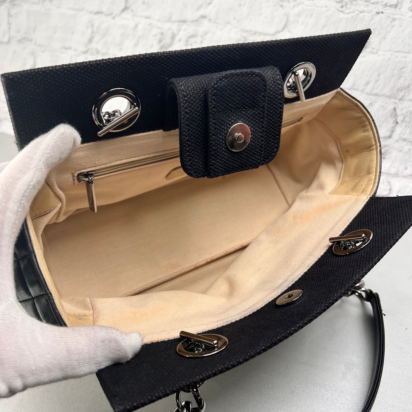Chanel Black Shoulder Bags A-14657