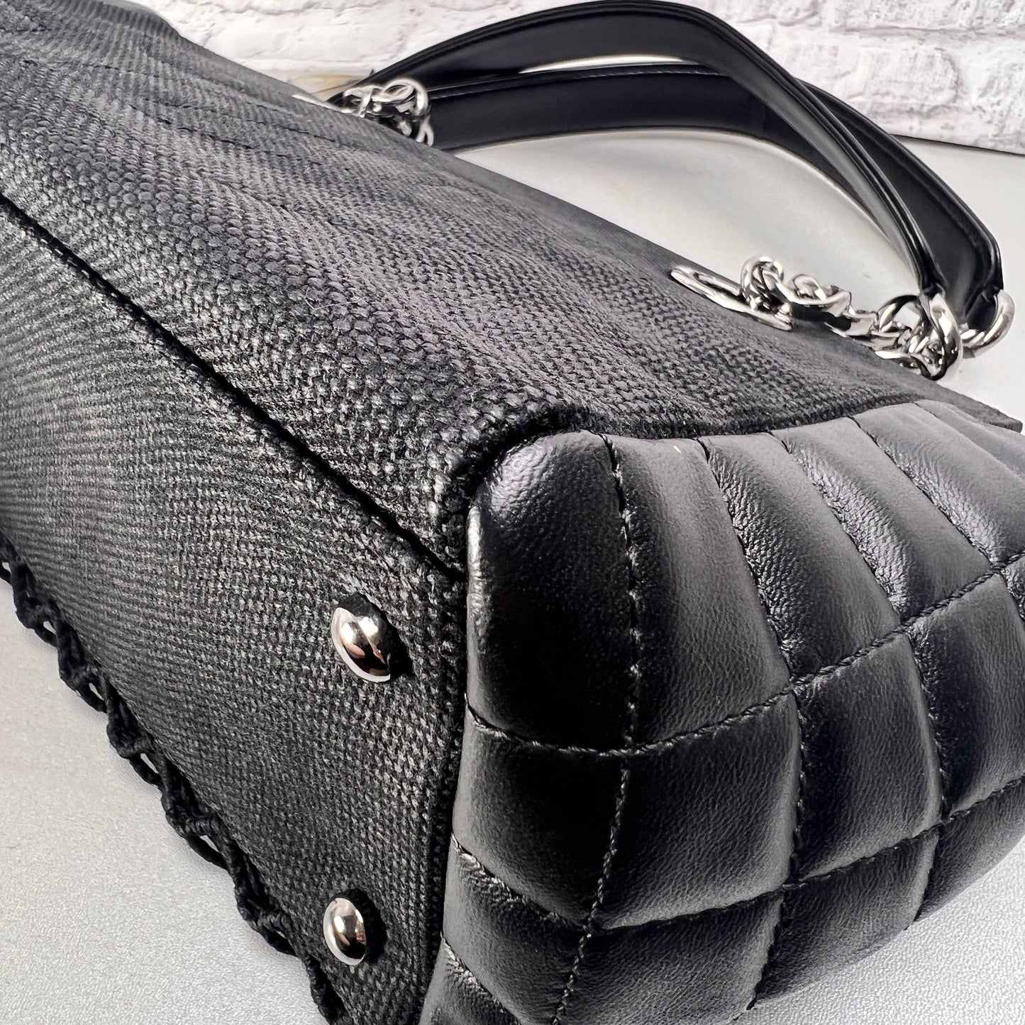 Chanel Black Shoulder Bags A-14657