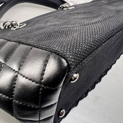 Chanel Black Shoulder Bags A-14657
