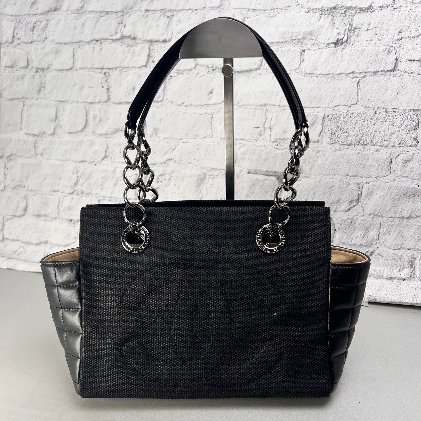 Chanel Black Shoulder Bags A-14657
