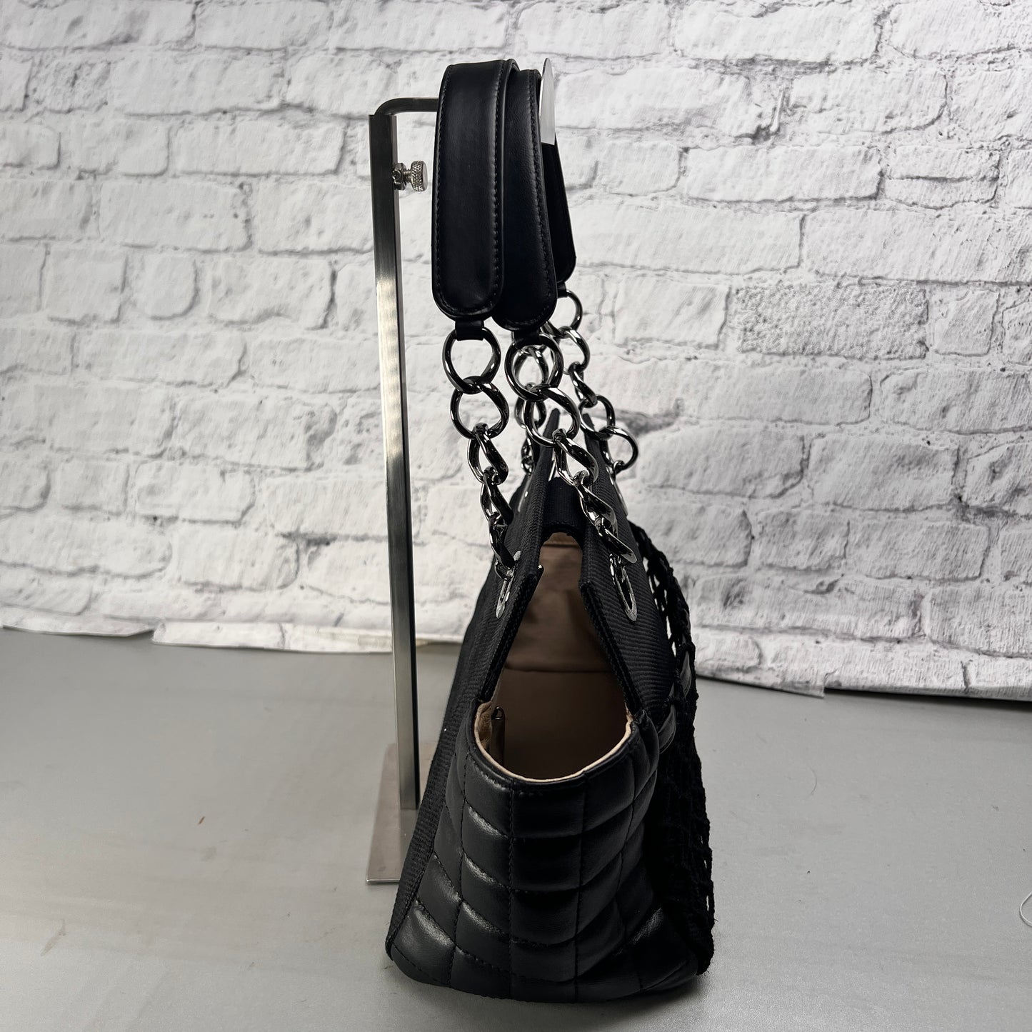 Chanel Black Shoulder Bags A-14657