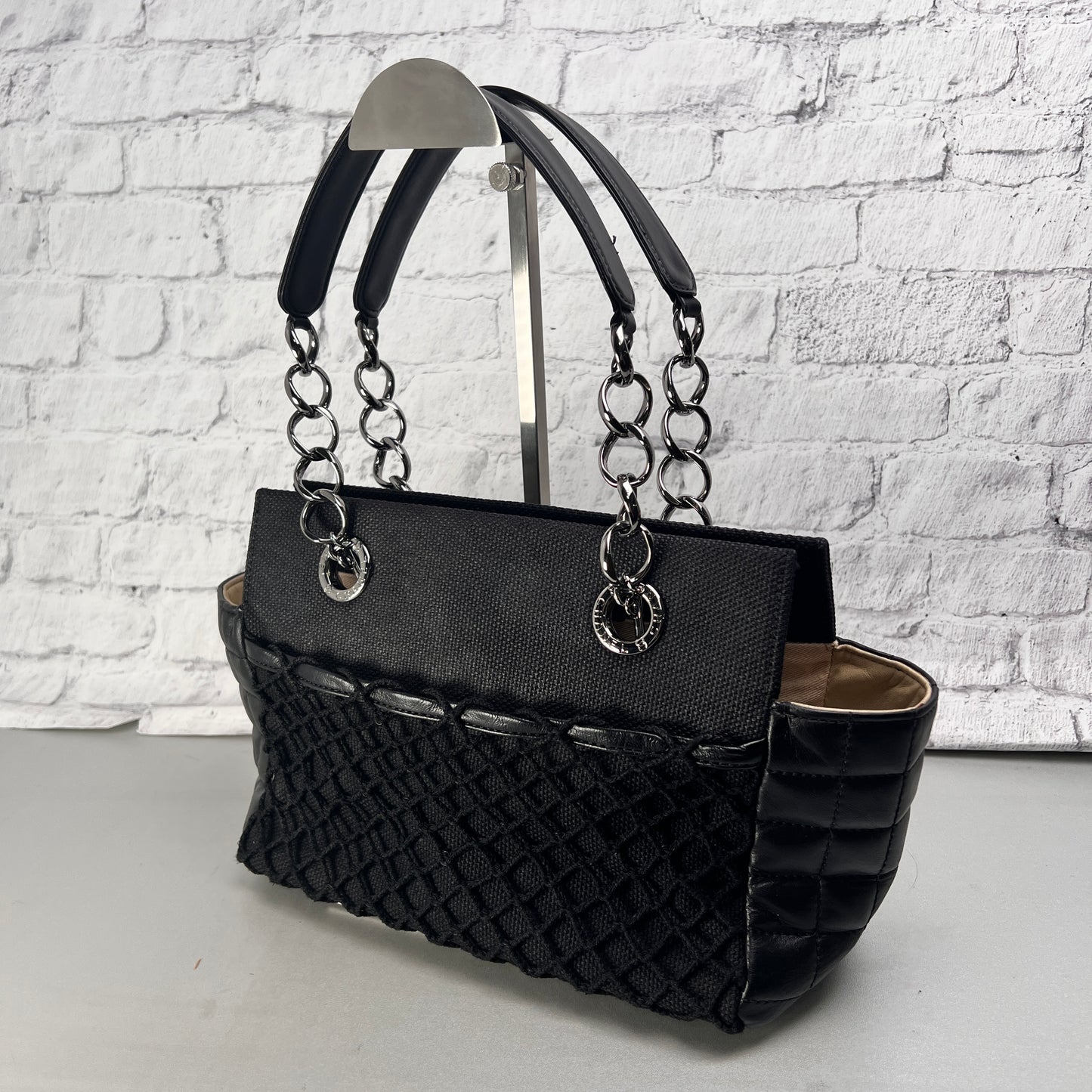 Chanel Black Shoulder Bags A-14657