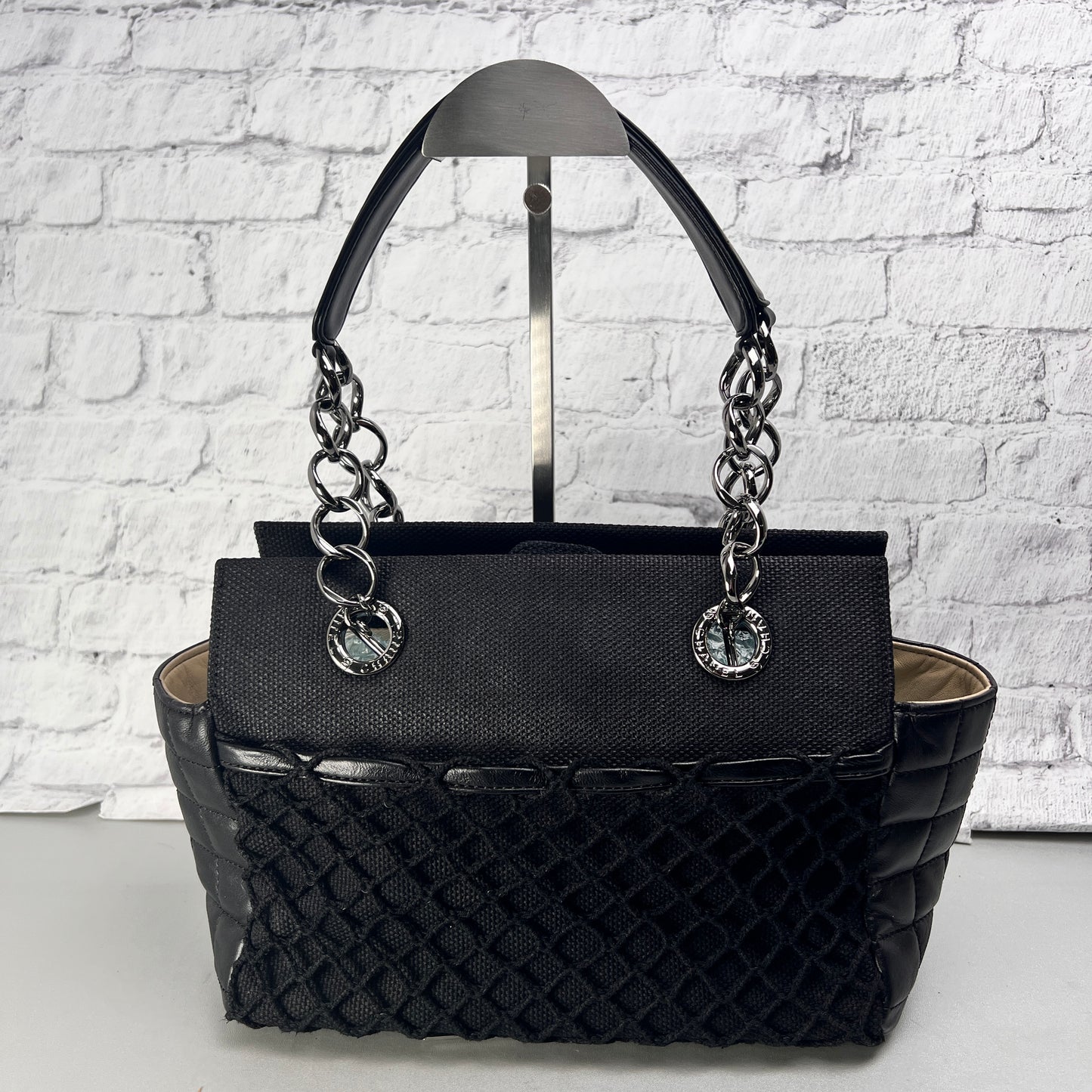 Chanel Black Shoulder Bags A-14657