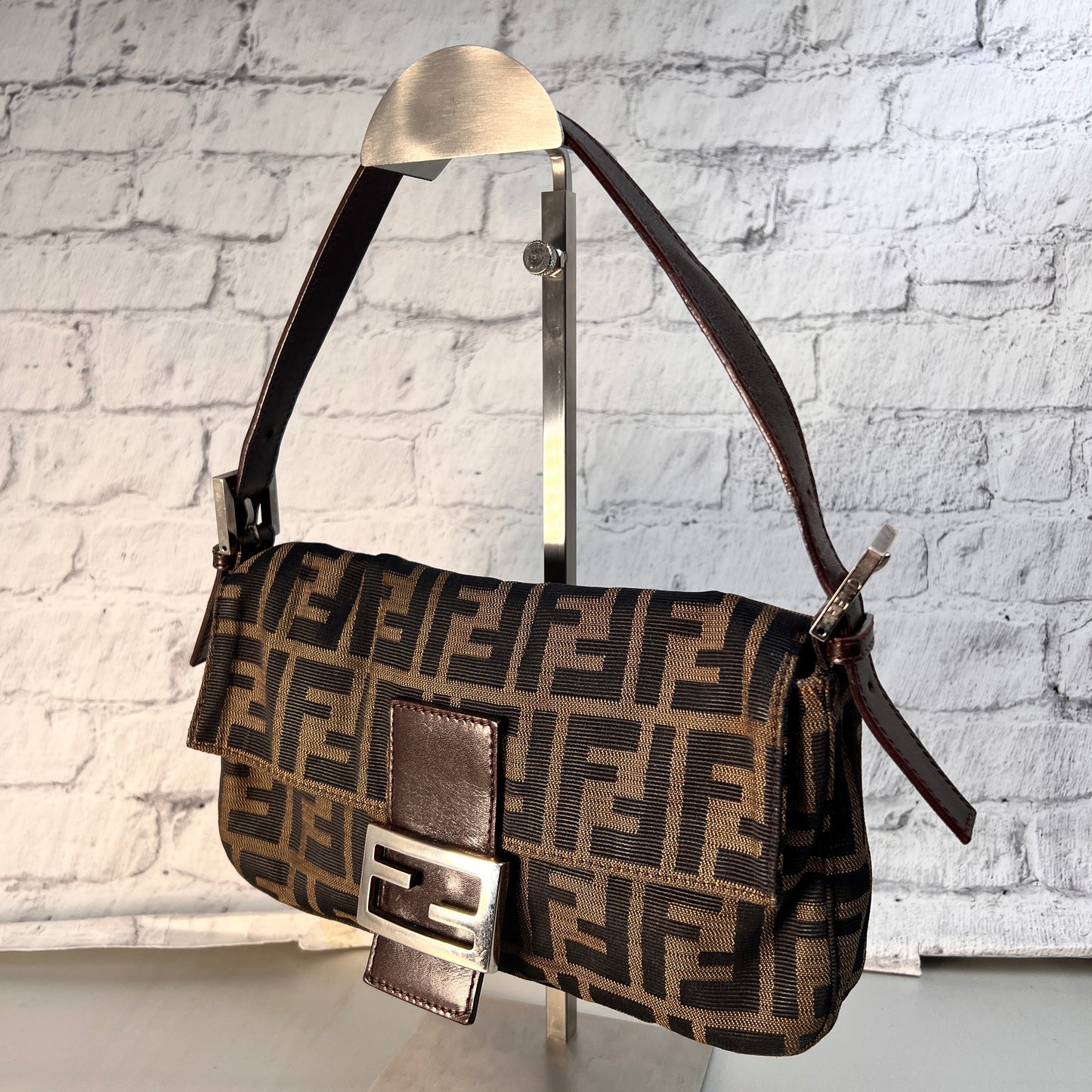 Fendi Brown Handle Bags A-14673