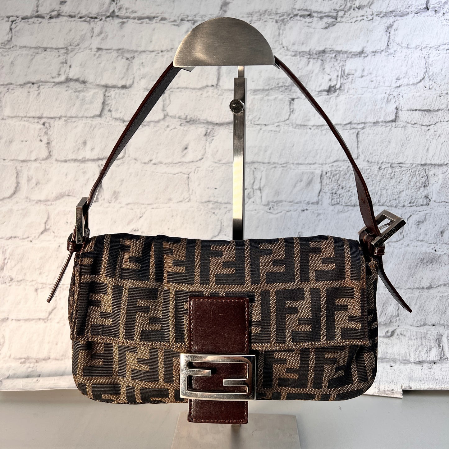 Fendi Brown Handle Bags A-14673